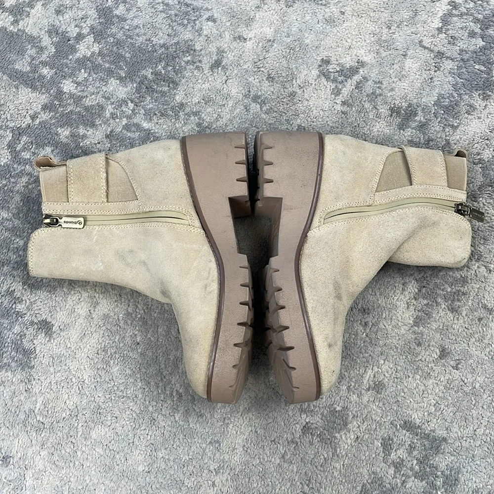 Blondo Dahlia Waterproof Ankle Boot Chunky Heel Buckle Side Sand Suede Sz 6